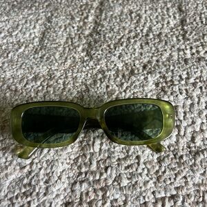 GREEN SUNNIES